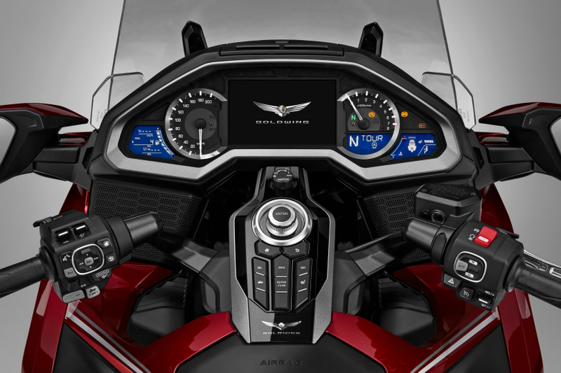 Illustration for article titled The 2018 Honda Gold Wing Is Lighter And So High Tech It Has Apple CarPlay